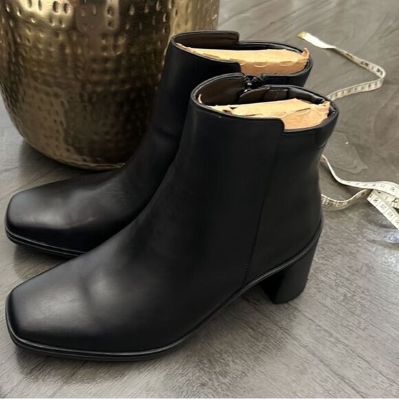 NEW Naturalizer Avery Waterproof Sqaure Toe Boots Side Zipper Chunky Heel Sz8 - Picture 2 of 9